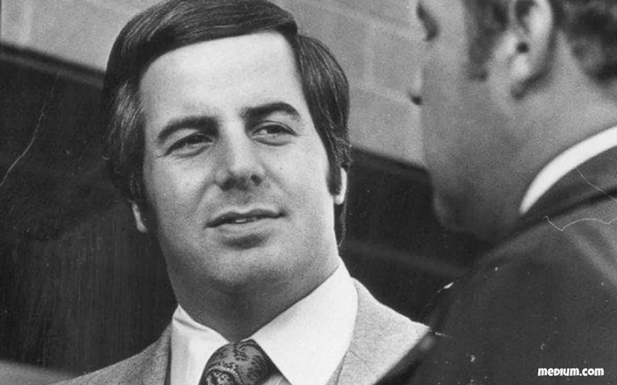 Top 19 Richest Criminals In The World And Their Net Worth Frank Abagnale Richest Criminals