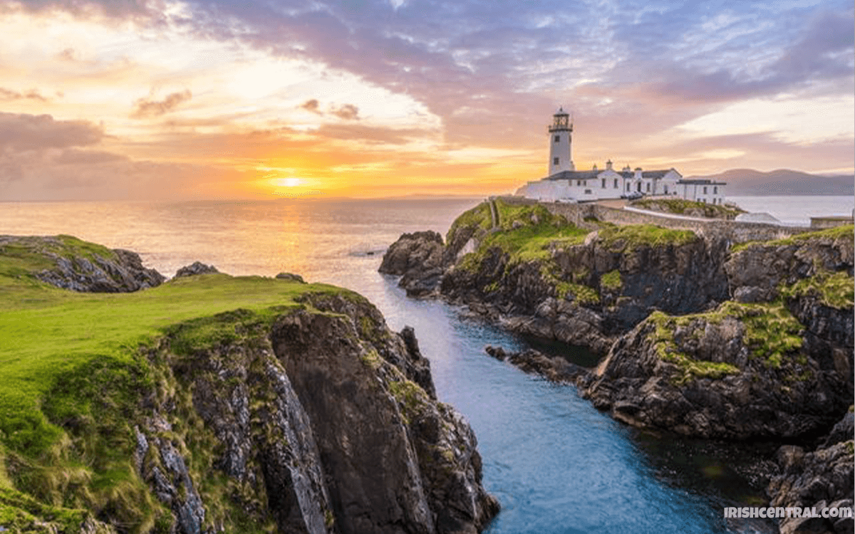 Fanad Lighthouse Donegal, Ireland - 10 Amazing Lighthouses You Can Rent