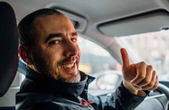 This Is What Your Uber Driver First Notices About You - COVER